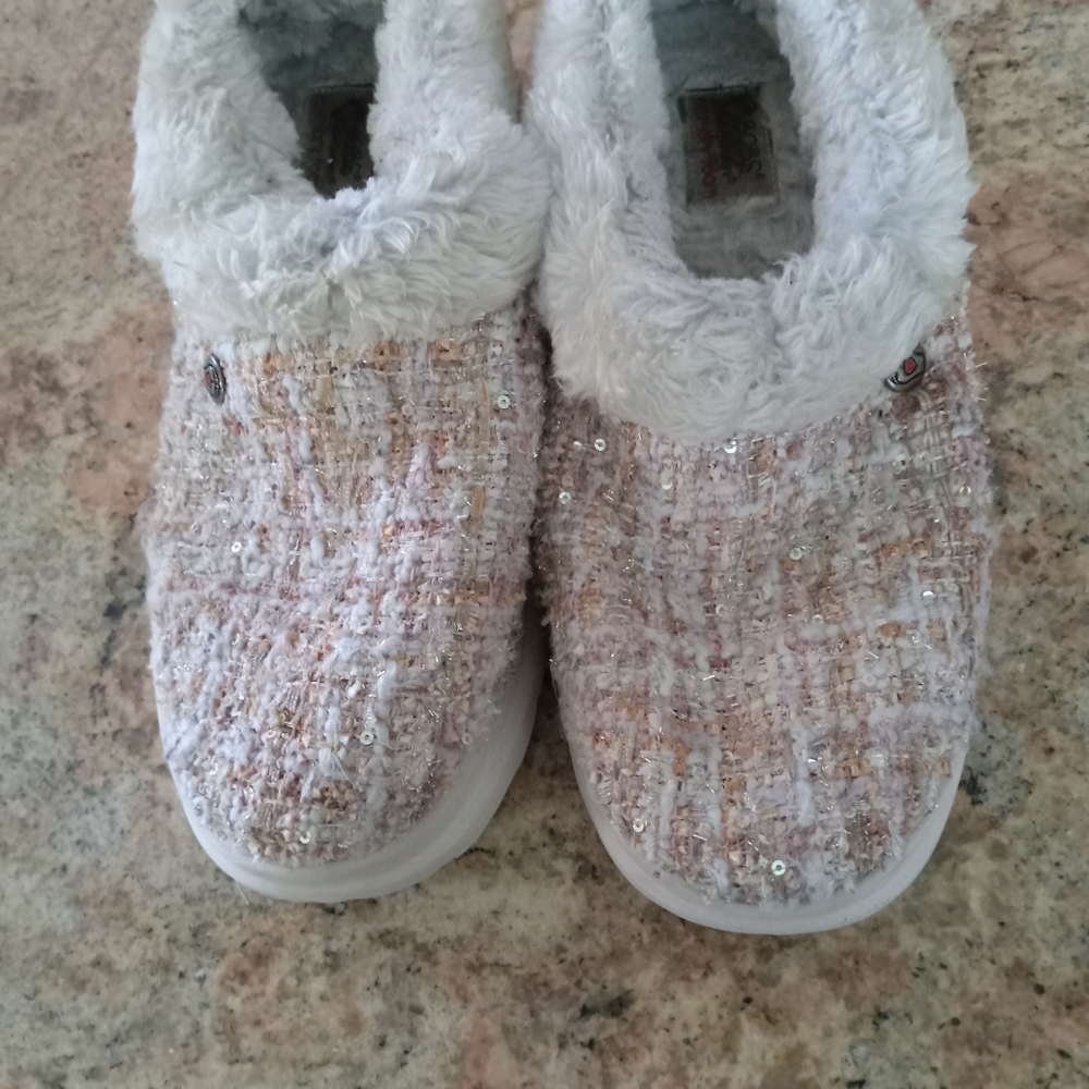 Shoes - Picture 1 of 4